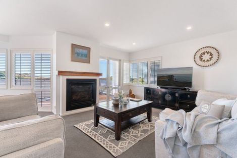 Photo of property in 960a Papamoa Beach Road, Papamoa Beach, Papamoa, 3118