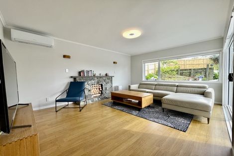 Photo of property in 17 Camelot Place, Glenfield, Auckland, 0629