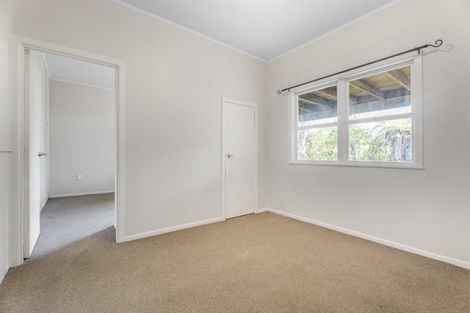 Photo of property in 10 Viking Avenue, Hillsborough, Auckland, 1042