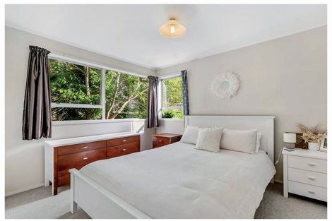 Photo of property in 30 Mirrabooka Avenue, Botany Downs, Auckland, 2010