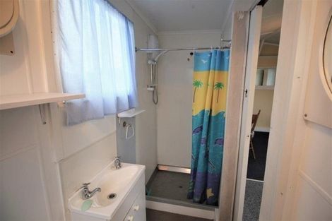 Photo of property in 13 Hall Place, Foxton Beach, Foxton, 4815