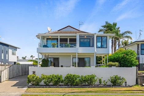 Photo of property in 820a Papamoa Beach Road, Papamoa Beach, Papamoa, 3118