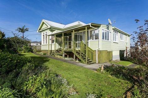 Photo of property in 120 Eskdale Road, Birkdale, Auckland, 0626