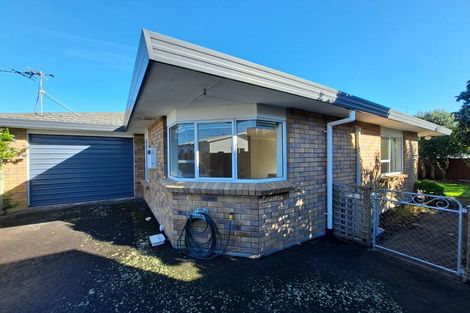 Photo of property in 17 Clemow Road, Fitzroy, New Plymouth, 4312