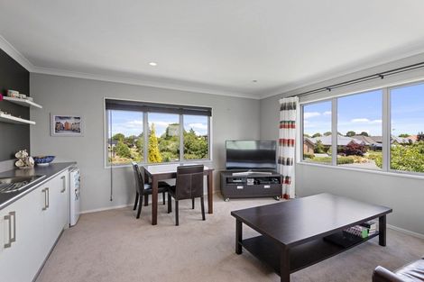 Photo of property in 17 Saddleback Green, Halswell, Christchurch, 8025