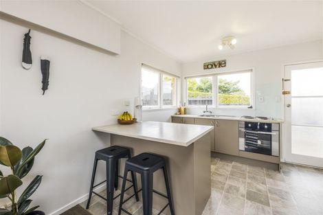 Photo of property in 1/9 Brunton Place, Glenfield, Auckland, 0629