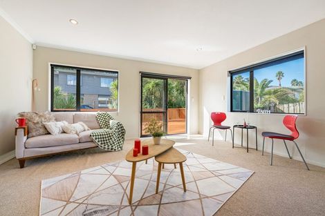 Photo of property in 19a Kelwyn Road, Kelston, Auckland, 0602