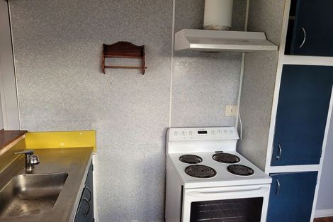 Photo of property in 33 Naenae Road, Naenae, Lower Hutt, 5011