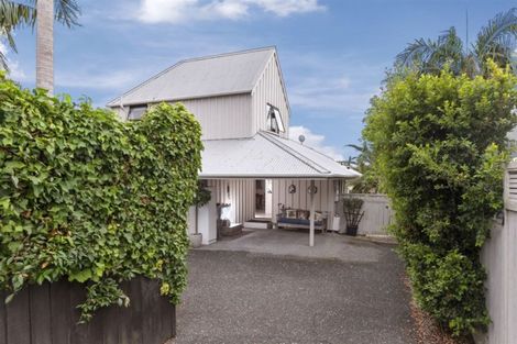 Photo of property in 2/24 Aramoana Avenue, Devonport, Auckland, 0624