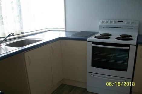 Photo of property in 1/10 Netherlands Avenue, Kelston, Auckland, 0602