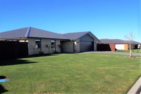 Photo of property in 8 Wattle Lane, Rangiora, 7400