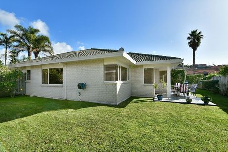 Photo of property in 113 Lakeside Drive, Orewa, 0931