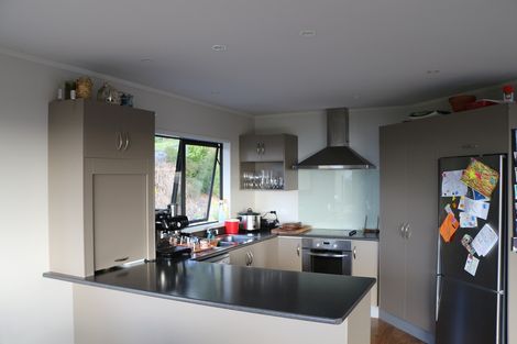 Photo of property in 2 Coachmans Way, Cable Bay, 0420