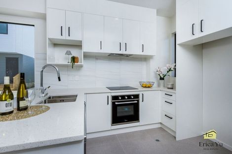 Photo of property in 1/21 Lowtherhurst Road, Massey, Auckland, 0614