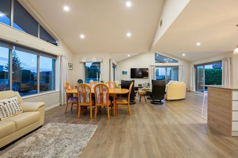 Photo of property in 118 Rosetta Road, Raumati South, Paraparaumu, 5032