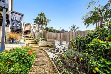 Photo of property in 54 Powells Road, Cable Bay, 0420