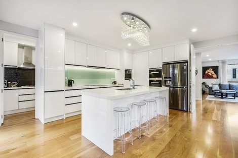 Photo of property in 34a Lyons Avenue, Murrays Bay, Auckland, 0630