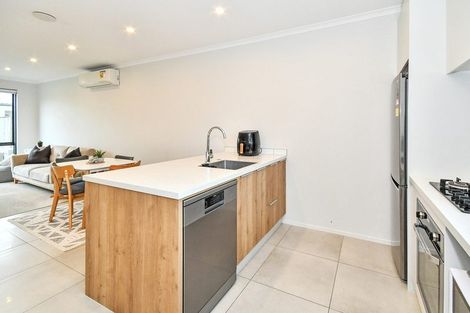 Photo of property in 39 Periko Way, Takanini, 2112