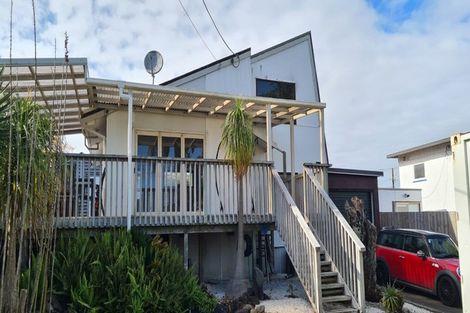 Photo of property in 3 The Terrace, Herald Island, Auckland, 0618