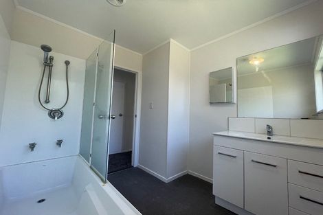 Photo of property in 10 Limond Street, Randwick Park, Auckland, 2105
