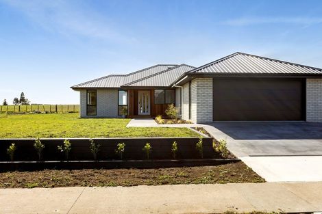 Photo of property in 62 Aratapu Street, Waitara, 4320