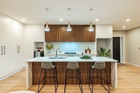 Photo of property in 17 Konoba Avenue, Kumeu, 0810