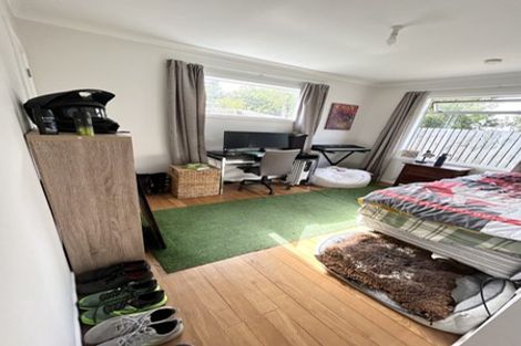 Photo of property in 15 Loasby Crescent, Newlands, Wellington, 6037