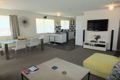 Photo of property in 73 Avenue Road, Foxton, 4814