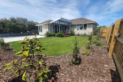 Photo of property in 12 Lambeth Crescent, Northcote, Christchurch, 8052