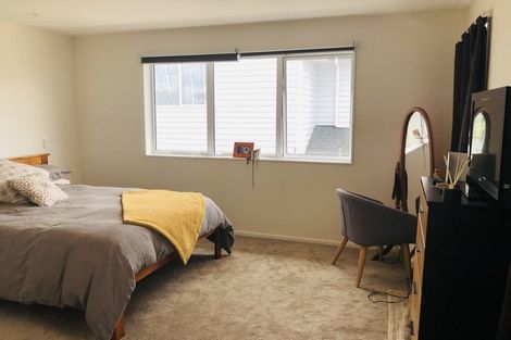 Photo of property in 31 Devonshire Road, Unsworth Heights, Auckland, 0632