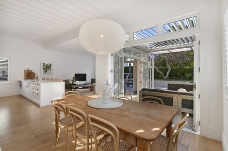 Photo of property in 28 Princes Street, Northcote Point, Auckland, 0627