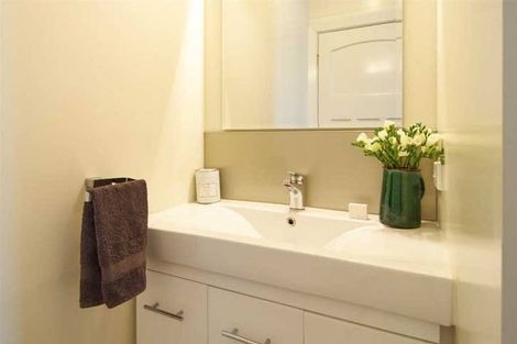 Photo of property in 11 Woodville Street, Edgeware, Christchurch, 8013