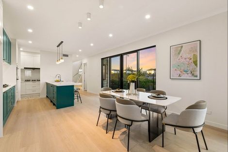 Photo of property in 32 Catalina Avenue, Rosehill, Papakura, 2113
