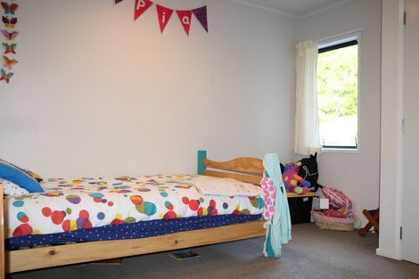 Photo of property in 2 Coachmans Way, Cable Bay, 0420