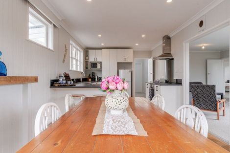 Photo of property in 99 Broadway, Carterton, 5713