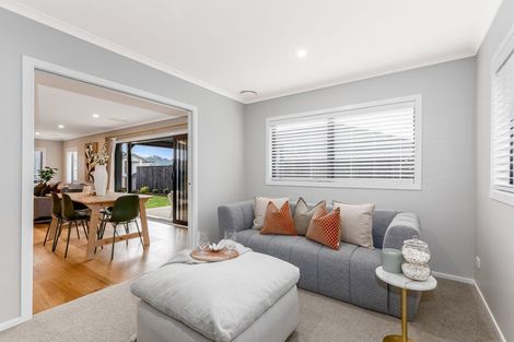 Photo of property in 11 Te Hoiere Street, Aotea, Porirua, 5024