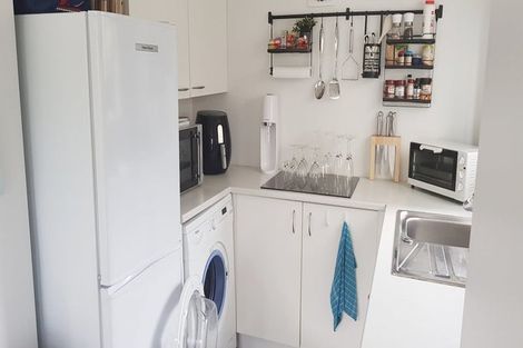 Photo of property in 7 Merville Avenue, Te Atatu South, Auckland, 0610