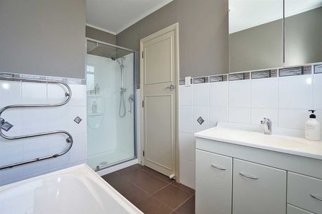 Photo of property in 10 Pulham Crescent, Queenwood, Hamilton, 3210