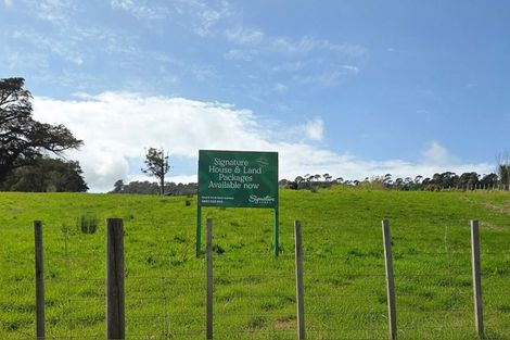 Photo of property in 11 Davidson Road, Helensville, 0875