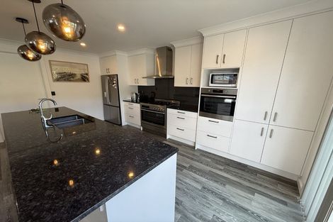 Photo of property in 34 Thomson Grove, Stokes Valley, Lower Hutt, 5019