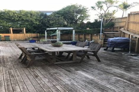 Photo of property in 25 View Road, Shelly Park, Auckland, 2014