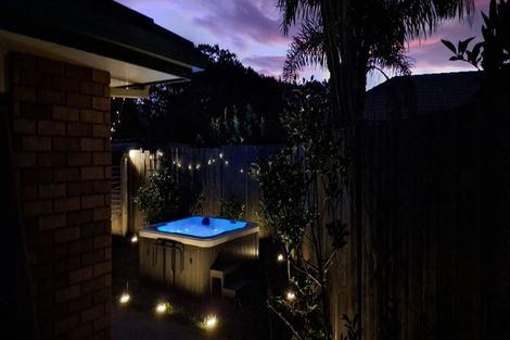 Photo of property in 6 Mcleod Place, Papamoa Beach, Papamoa, 3118