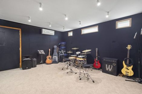 Photo of property in 37 Riverside Drive, Waiuku, 2123