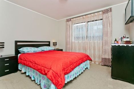 Photo of property in 3/6 Helena Street, Massey, Auckland, 0614