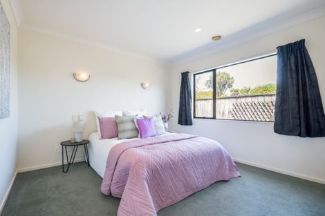 Photo of property in 2/942 High Street, Avalon, Lower Hutt, 5011