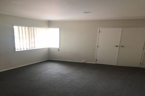 Photo of property in 23 Simon Owen Place, Golflands, Auckland, 2013