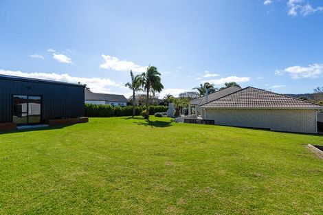 Photo of property in 32 Sunny Crescent, Huapai, Kumeu, 0810