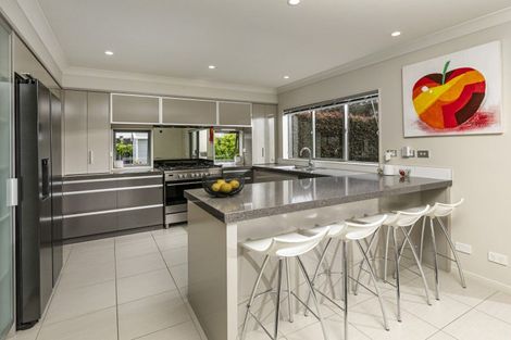 Photo of property in 17 Oak View Terrace, Schnapper Rock, Auckland, 0632