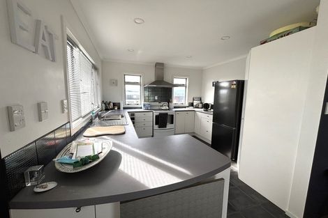 Photo of property in 22a Marine Parade South, Foxton Beach, Foxton, 4815