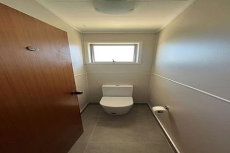 Photo of property in 7 Lavery Place, Sunnynook, Auckland, 0632